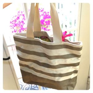 🔥NWOT Fully Lined Striped Canvas CarryAll Tote